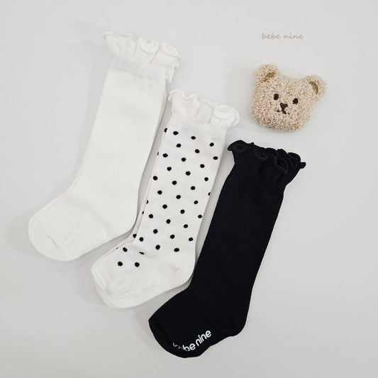 BN35 Nine Frill Knee Socks