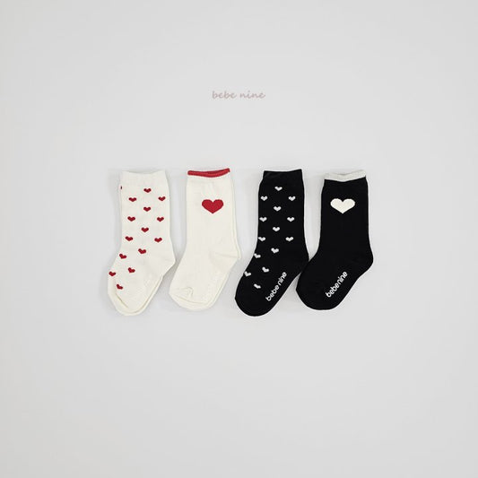 BN37 Nine Heart Knee Socks Set