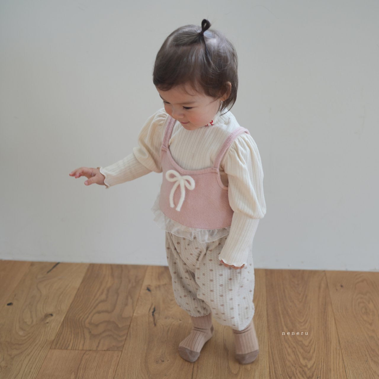 Neneru 25 Winter/ 蝴蝶結吊帶小背心